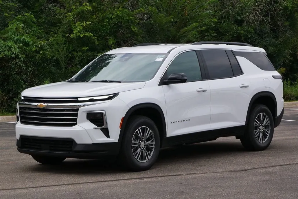 2024 Chevrolet Traverse photo 1