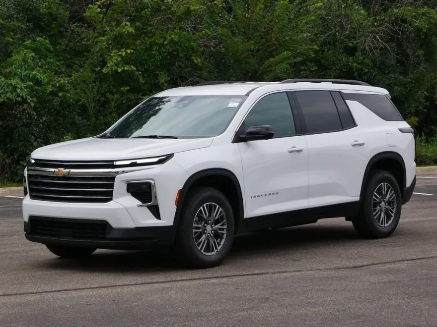 2024 Chevrolet Traverse photo 1