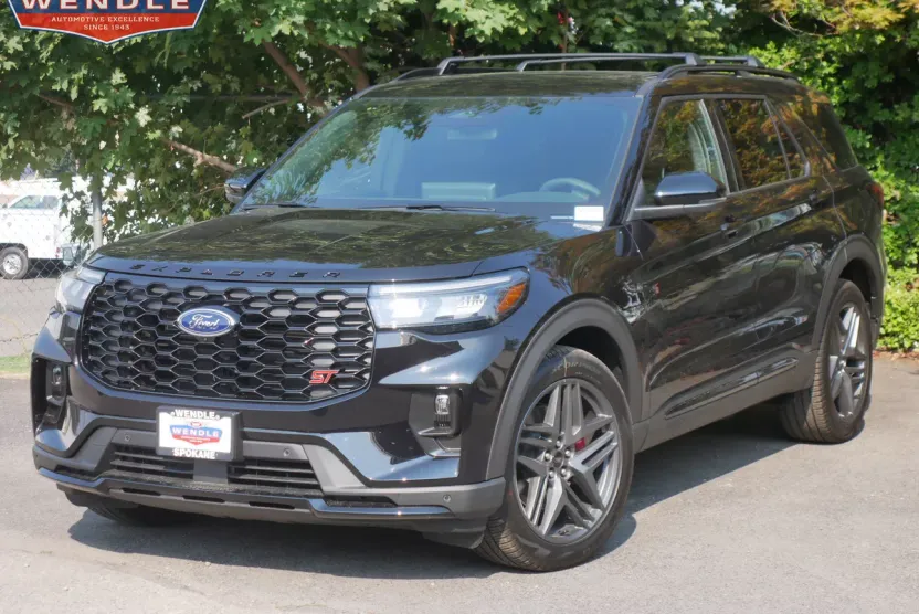 2025 Ford Explorer ST photo 1