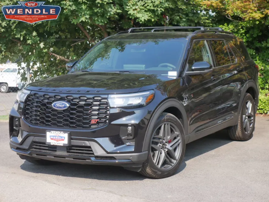 2025 Ford Explorer ST photo 1