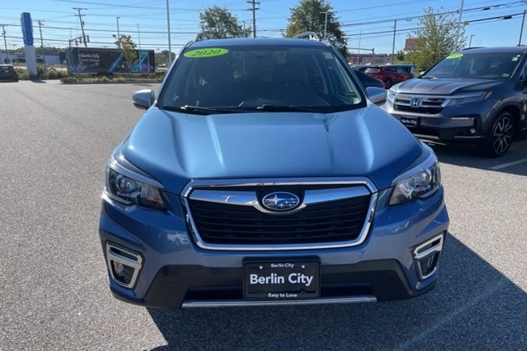 2020 Subaru Forester Touring photo 1