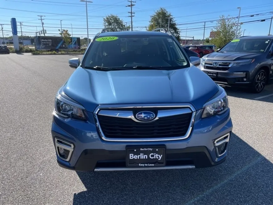 2020 Subaru Forester Touring photo 1