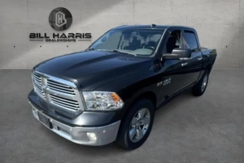 2016 Ram 1500 SLT photo 1