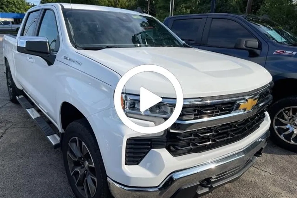 2022 Chevrolet Silverado 1500 LT photo 1