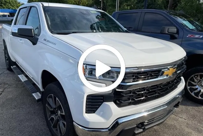 2022 Chevrolet Silverado 1500 LT photo 1