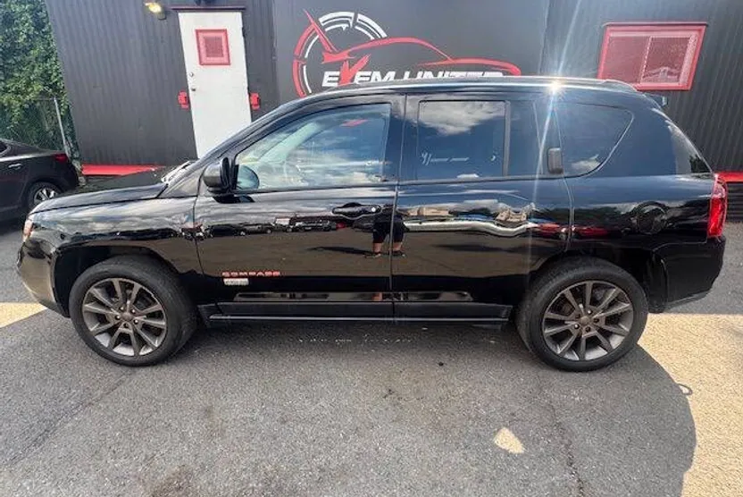 2016 Jeep Compass Sport photo 1
