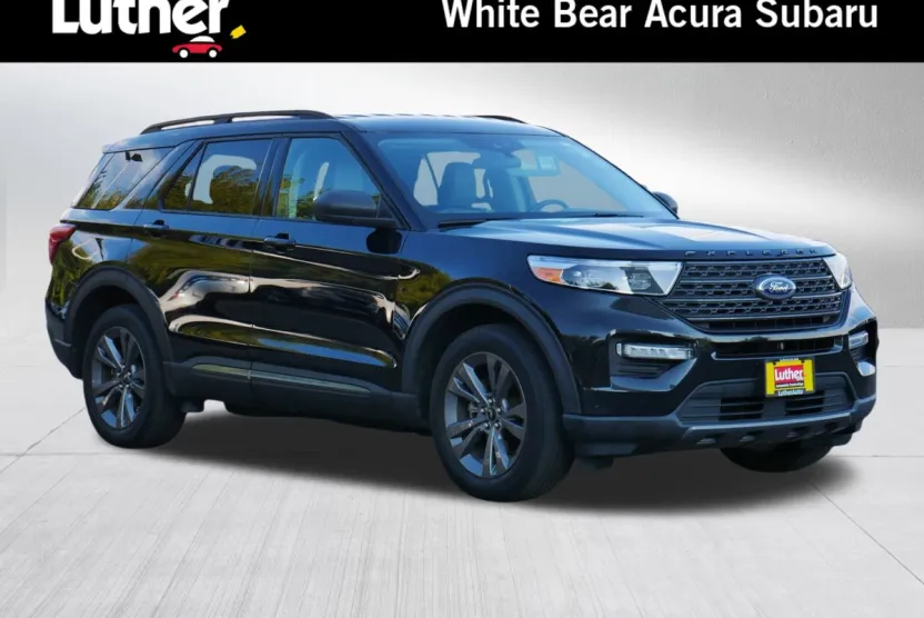 2021 Ford Explorer XLT photo 1
