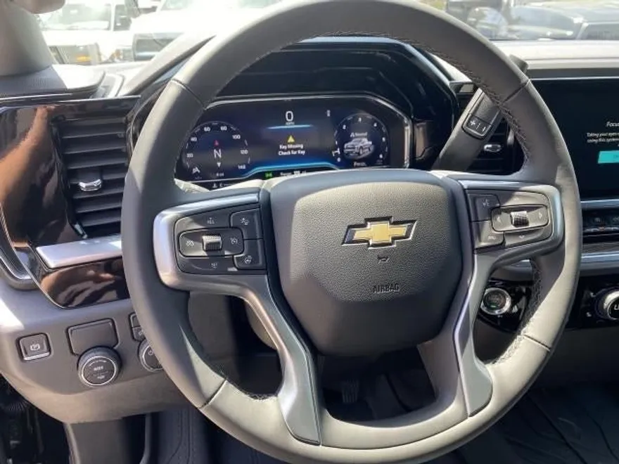 2025 Chevrolet Silverado 1500 LT photo 1