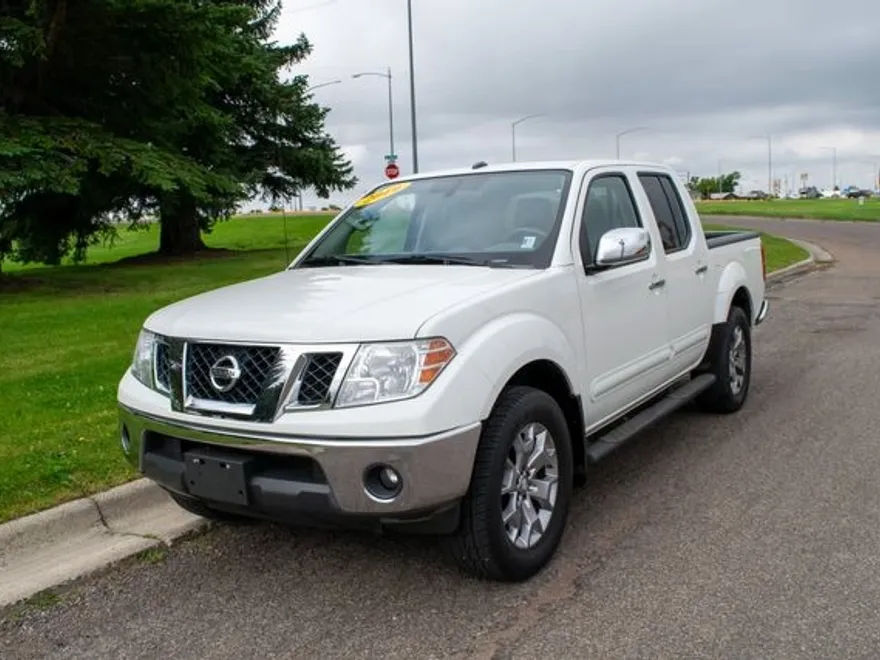 2019 Nissan Frontier SL photo 1