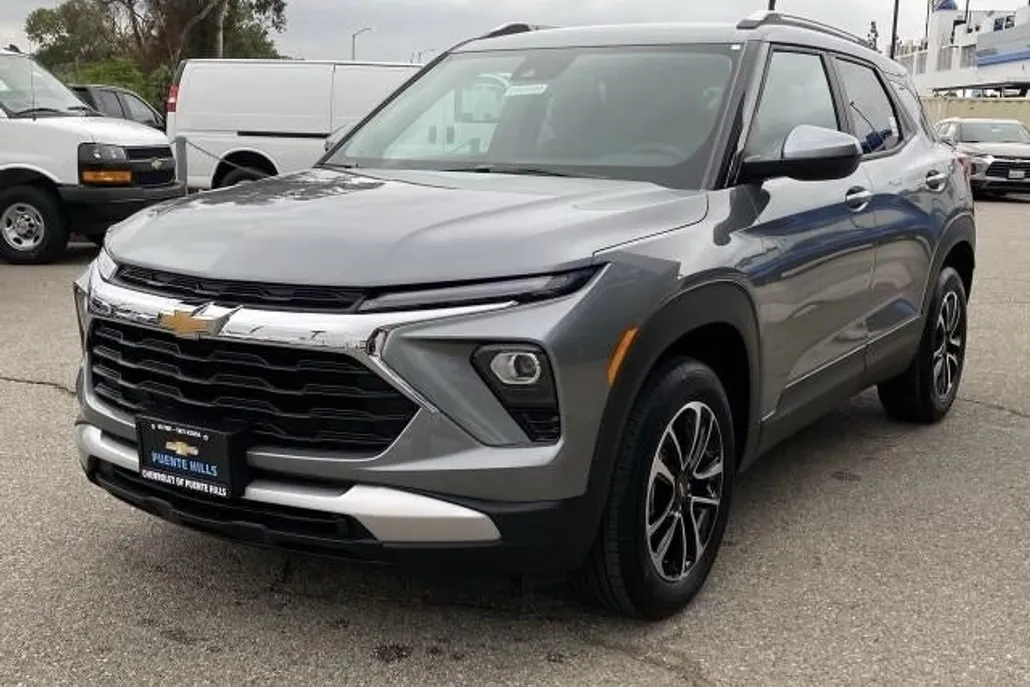 2025 Chevrolet Trailblazer LT photo 1