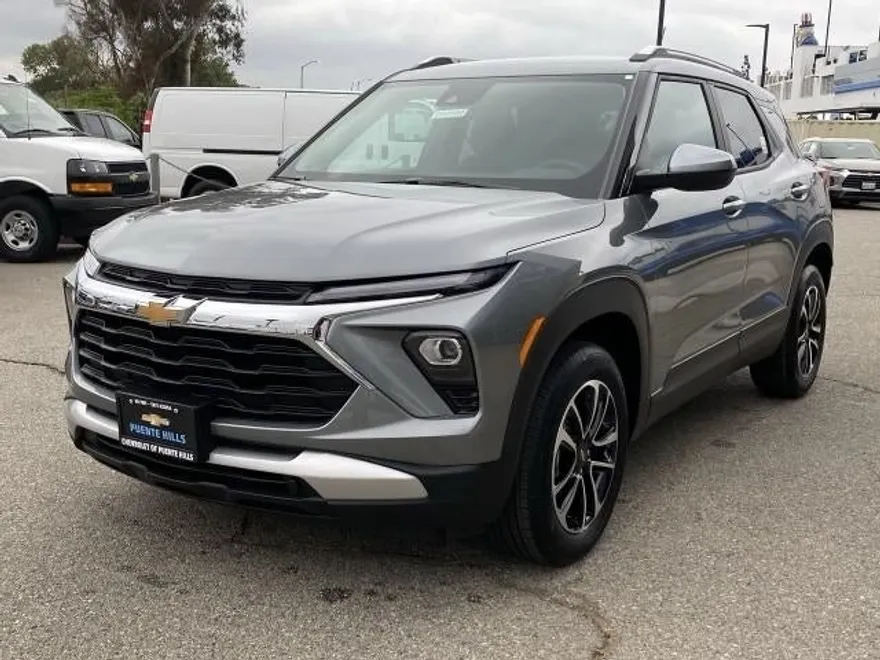 2025 Chevrolet Trailblazer LT photo 1