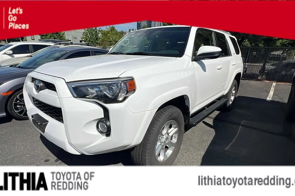 2017 Toyota 4Runner SR5 photo 1