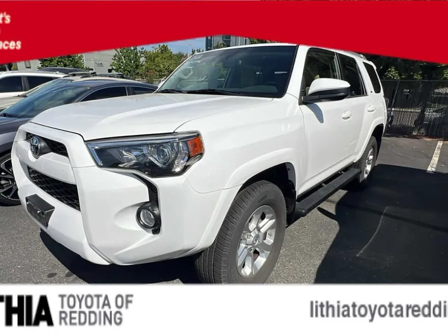 2017 Toyota 4Runner SR5 photo 1