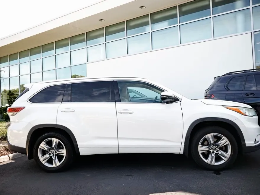 2016 Toyota Highlander Limited Platinum photo 1