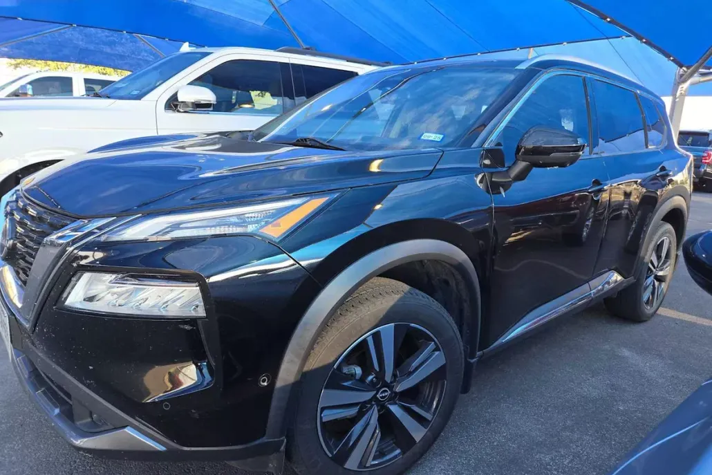 2022 Nissan Rogue SL photo 1