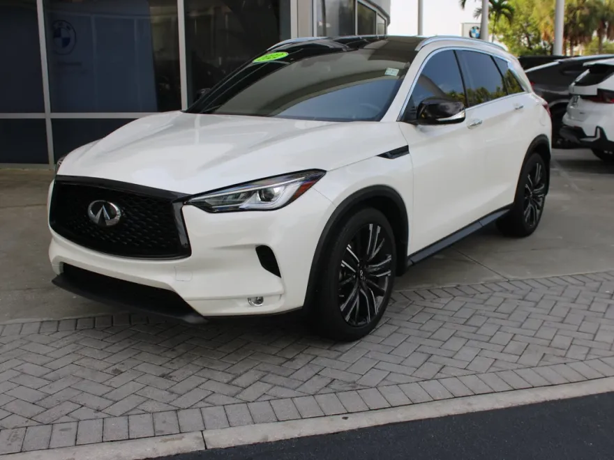 2022 Infiniti QX50 Luxe photo 1