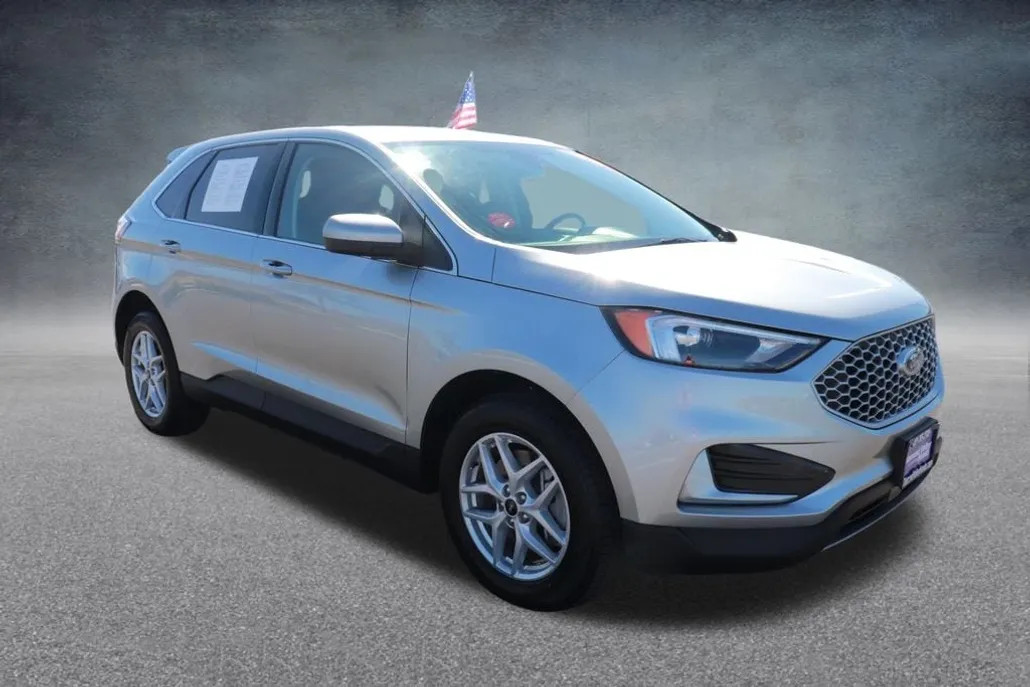 2024 Ford Edge SEL photo 1