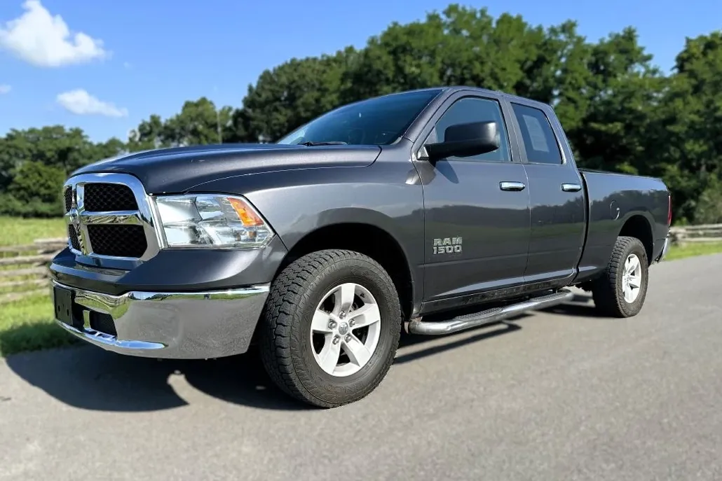 2017 Ram 1500 SLT photo 1