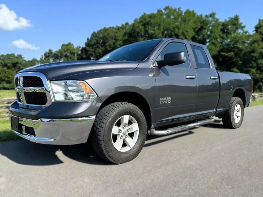 2017 Ram 1500 SLT photo 1
