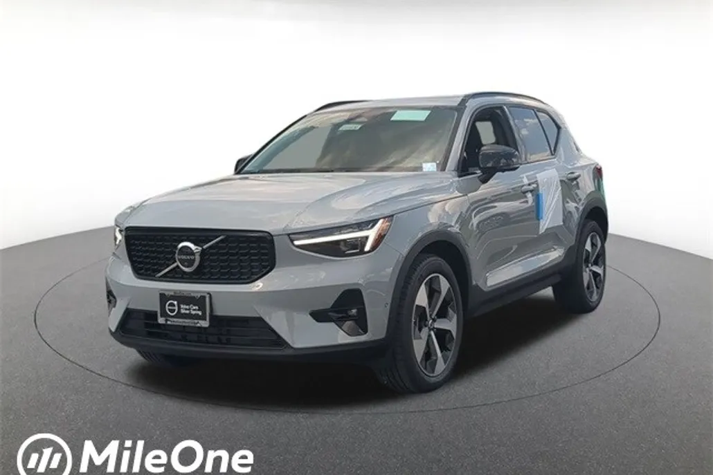 2026 Volvo XC40 Plus photo 1