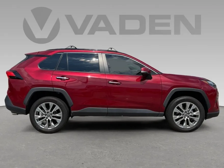 2023 Toyota RAV4 Limited photo 1