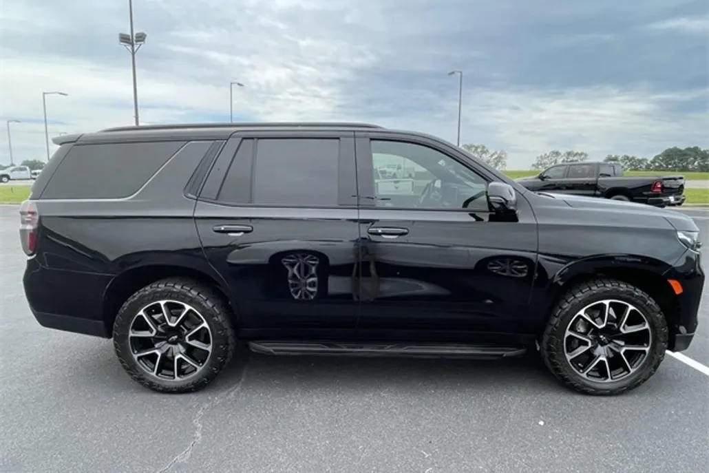 2021 Chevrolet Tahoe RST photo 1