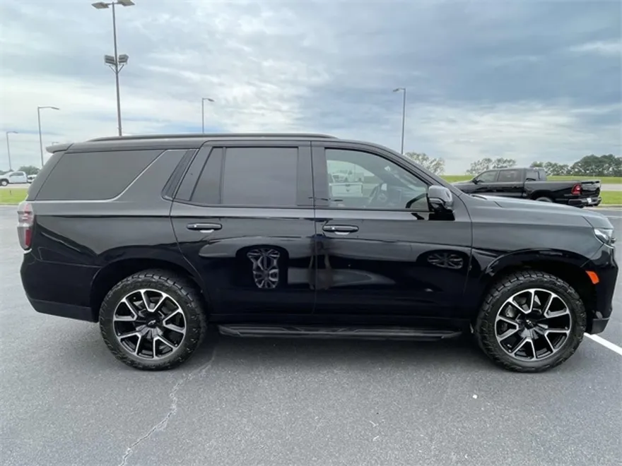 2021 Chevrolet Tahoe RST photo 1