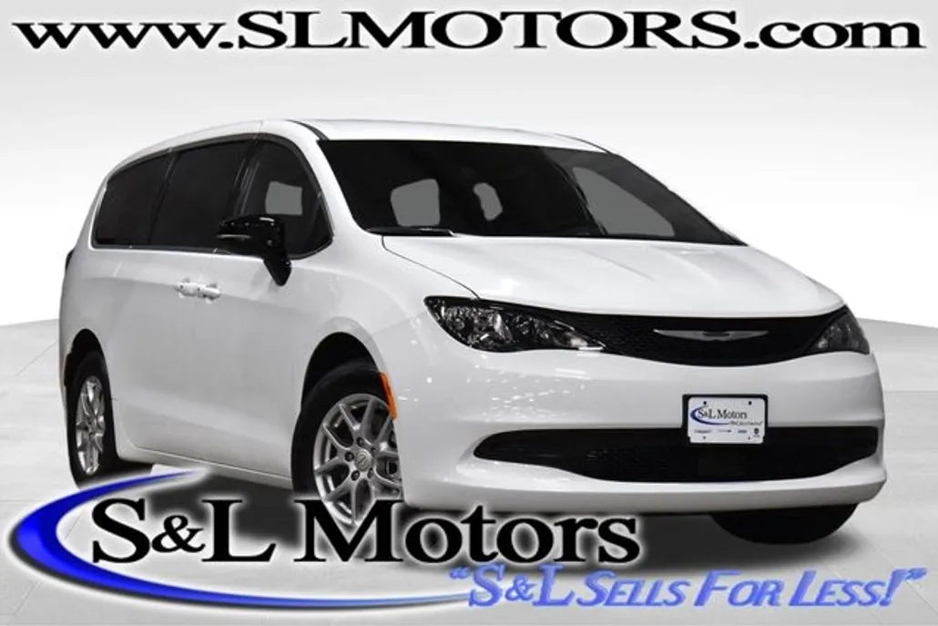2025 Chrysler Voyager LX photo 1