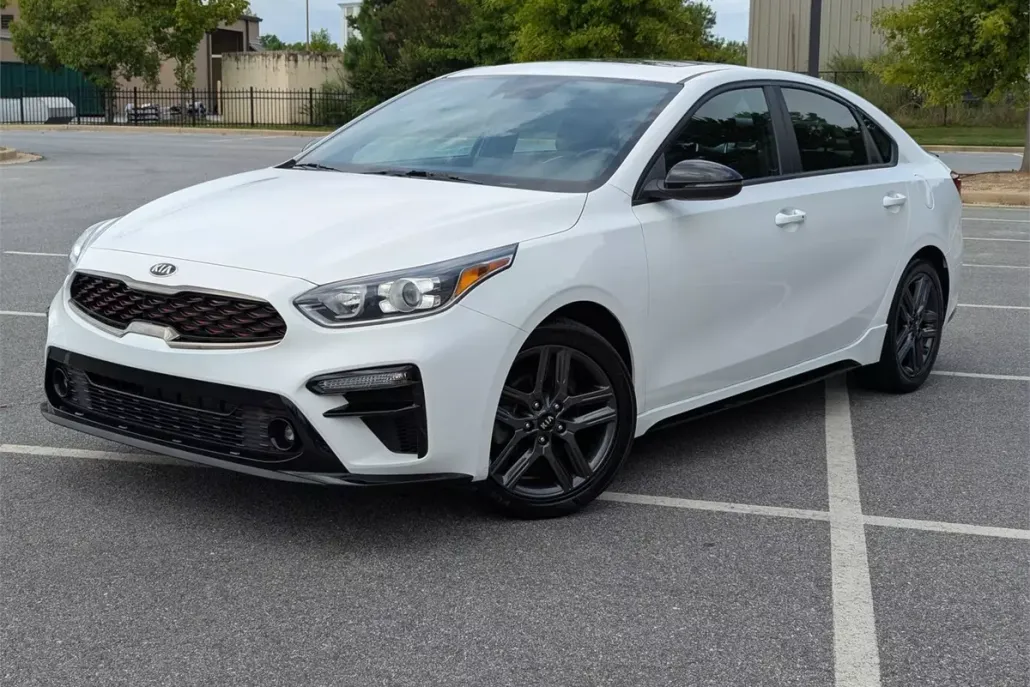 2021 Kia Forte GT-Line photo 1