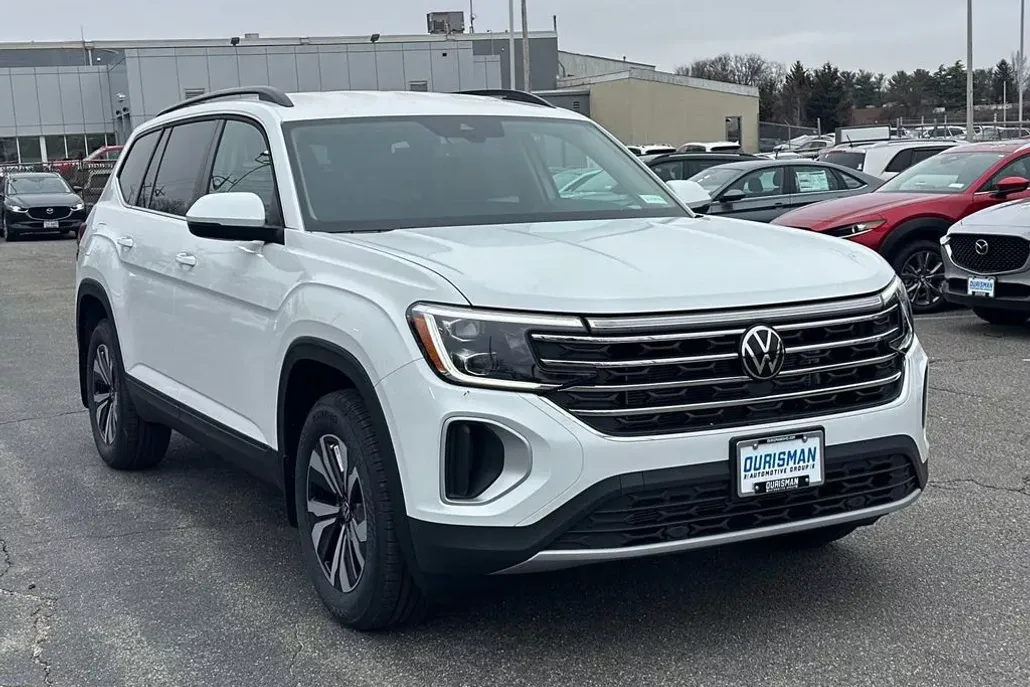 2025 Volkswagen Atlas SE photo 1