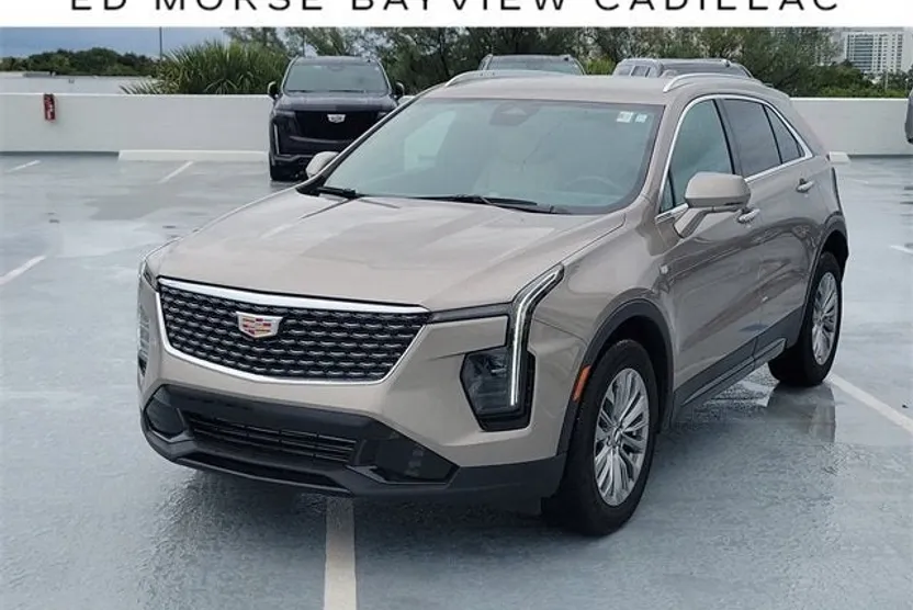 2025 Cadillac XT4 Premium Luxury photo 1