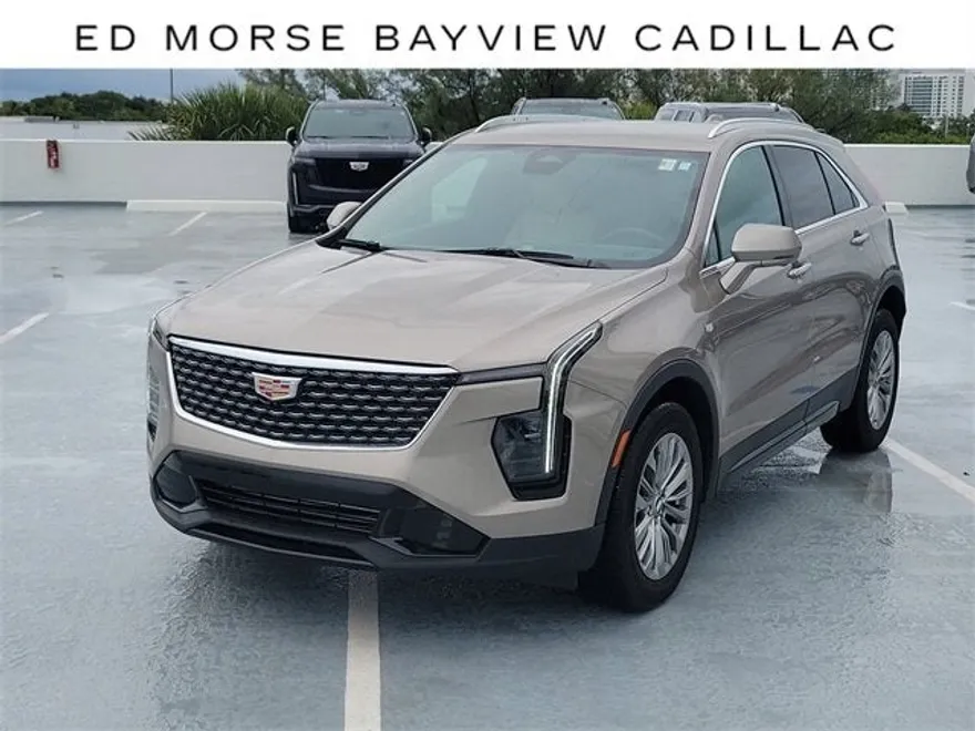 2025 Cadillac XT4 Premium Luxury photo 1