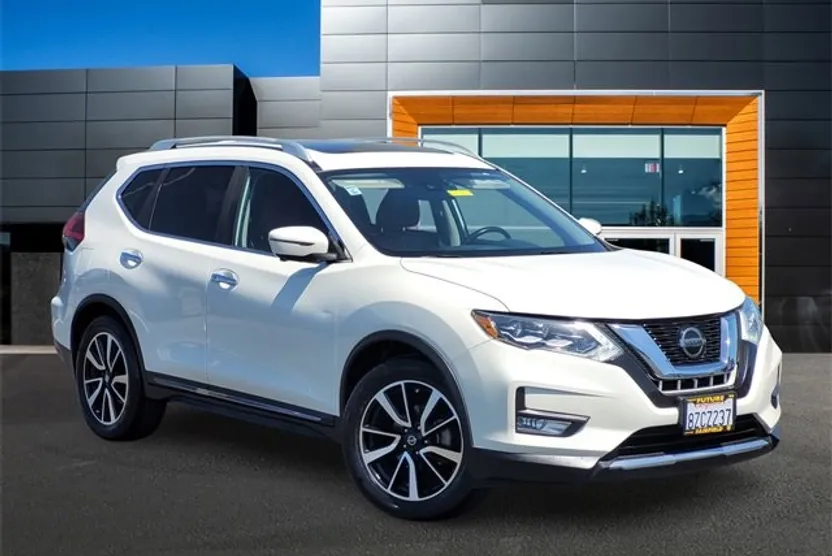 2018 Nissan Rogue SL photo 1