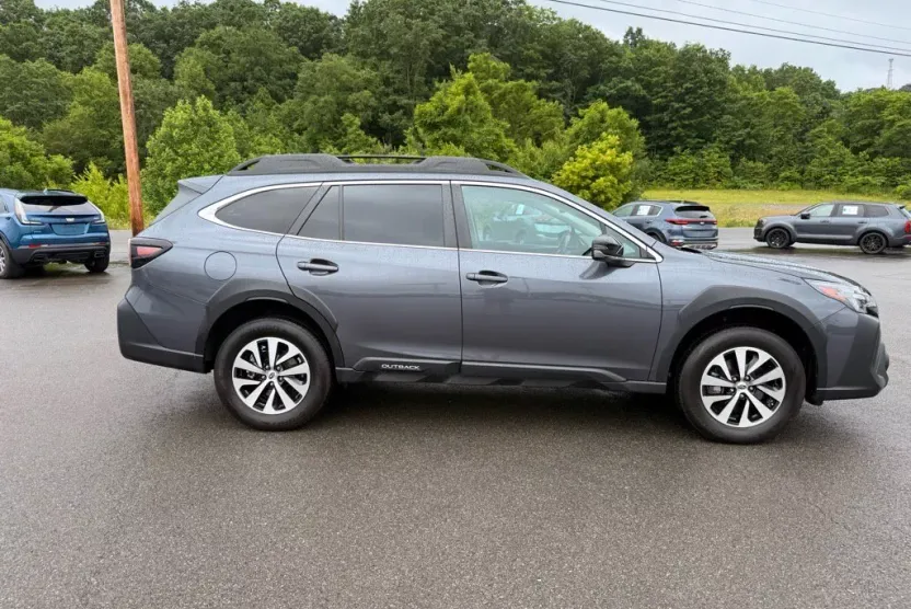 2024 Subaru Outback Premium photo 1