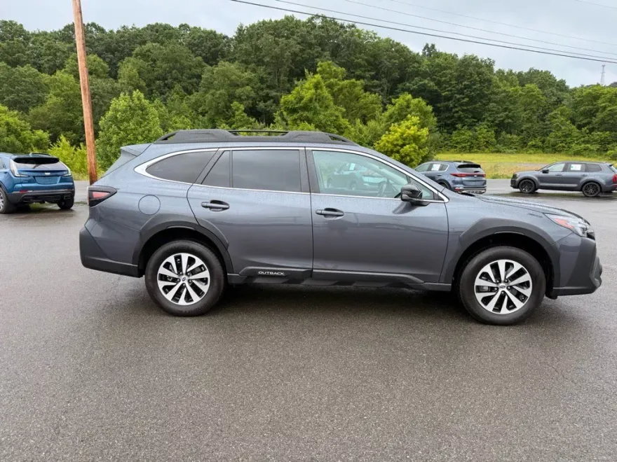 2024 Subaru Outback Premium photo 1