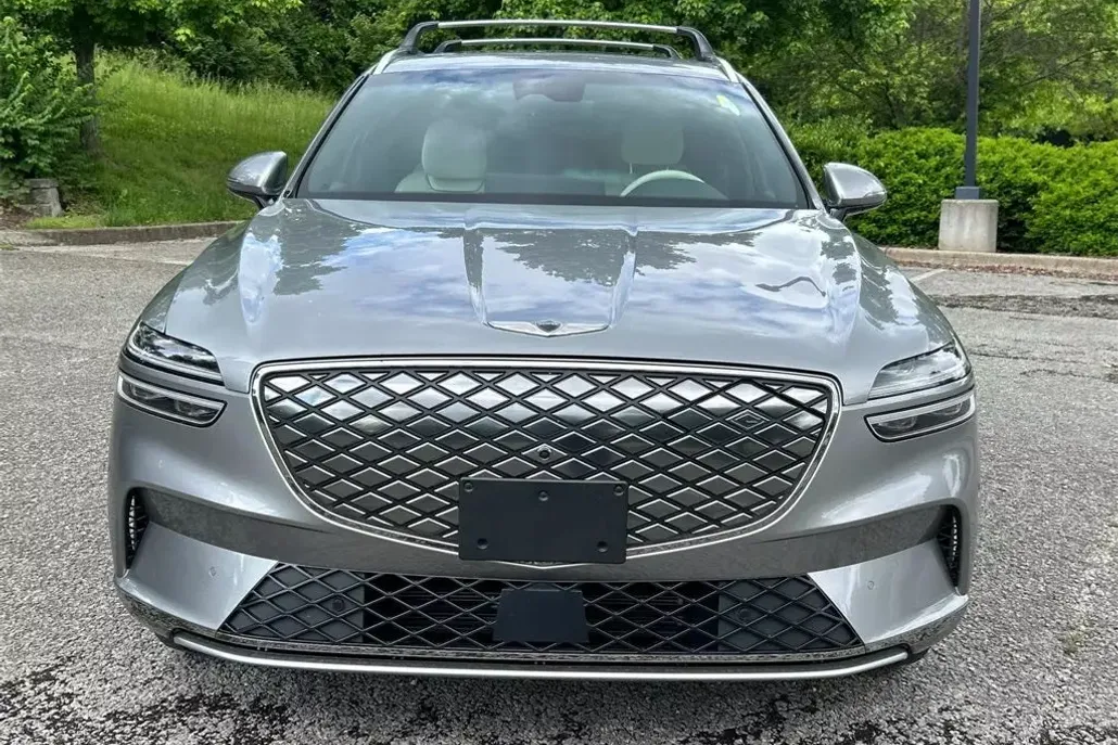 2024 Genesis Electrified GV70 Advanced photo 1
