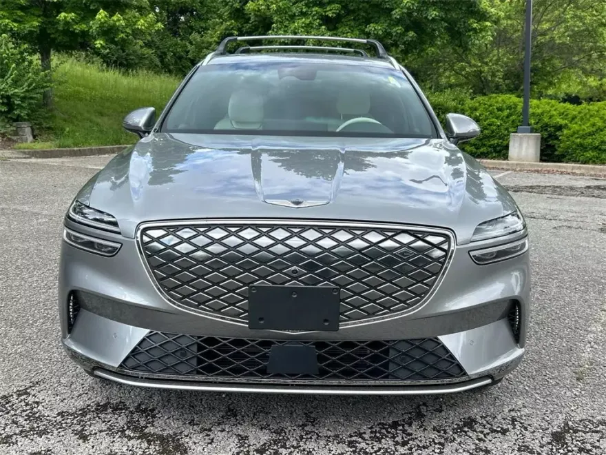 2024 Genesis Electrified GV70 Advanced photo 1