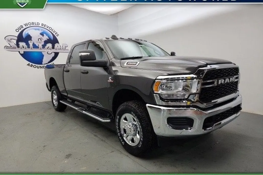 2024 Ram 3500 Tradesman photo 1