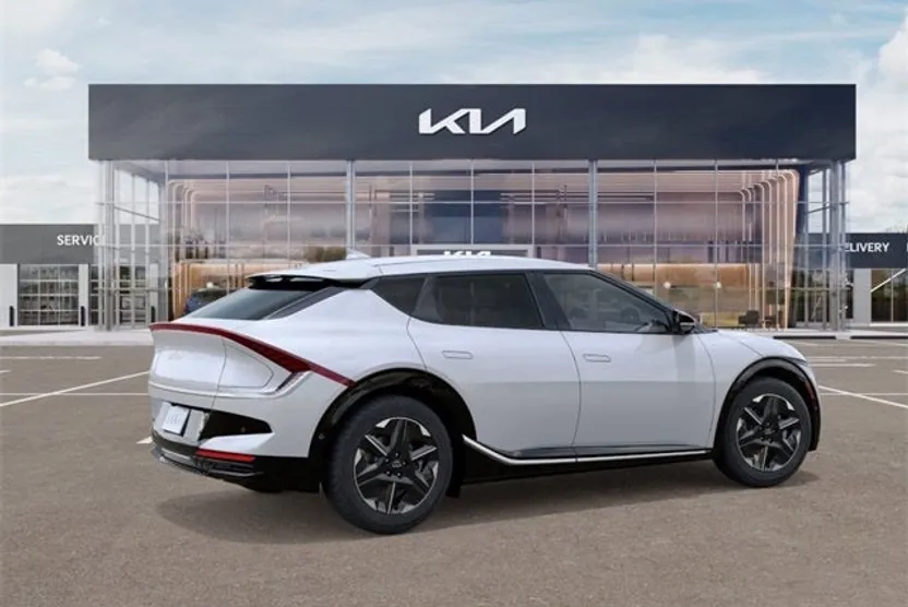 2025 Kia EV6 Wind photo 1