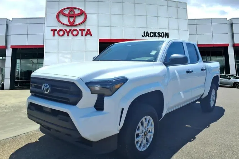 2025 Toyota Tacoma SR Double Cab photo 1