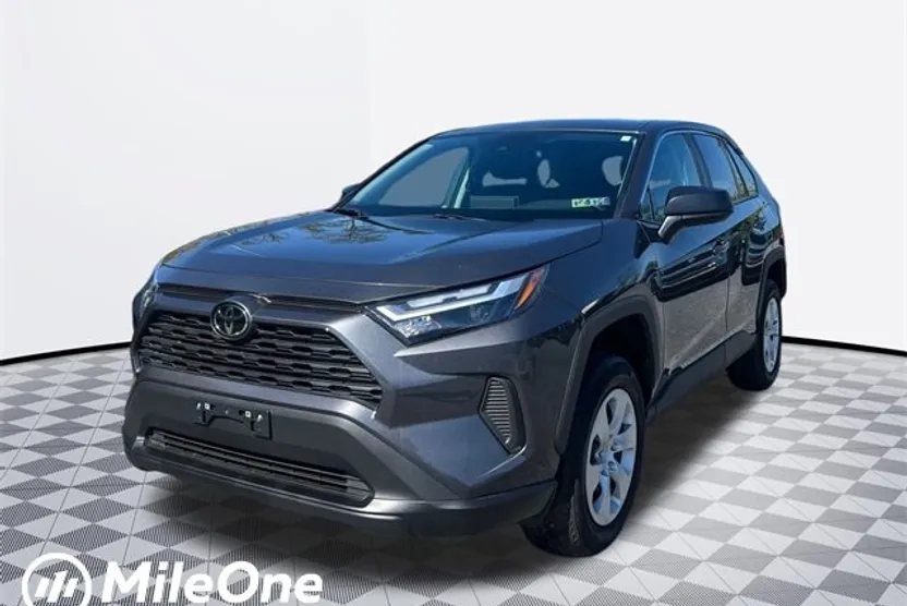 2024 Toyota RAV4 LE photo 1