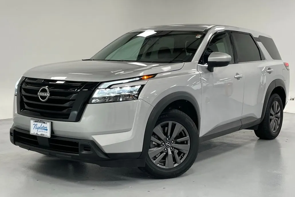 2022 Nissan Pathfinder S photo 1
