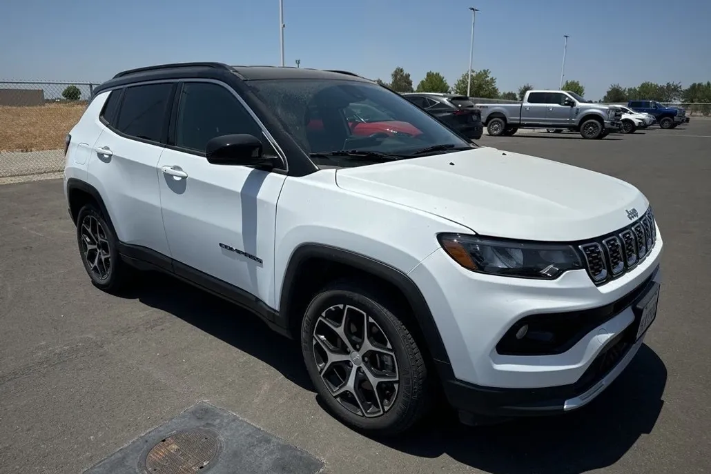 2024 Jeep Compass Limited photo 1