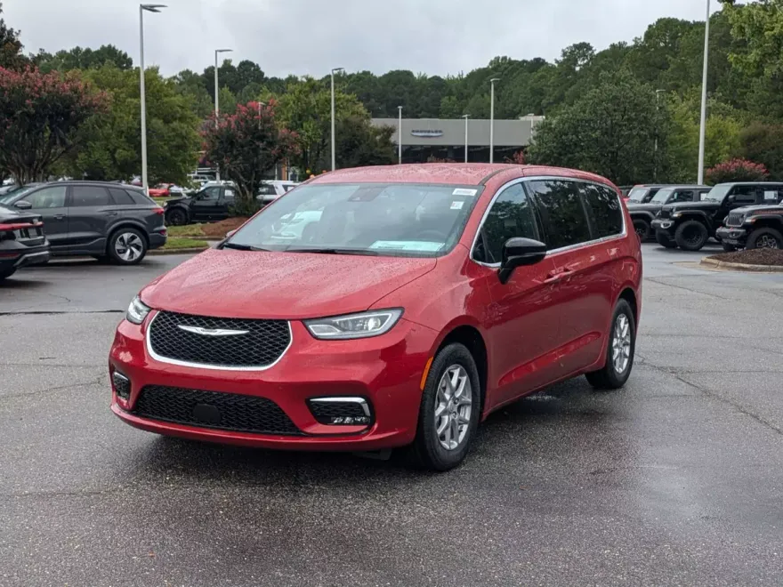 2026 Chrysler Pacifica photo 1