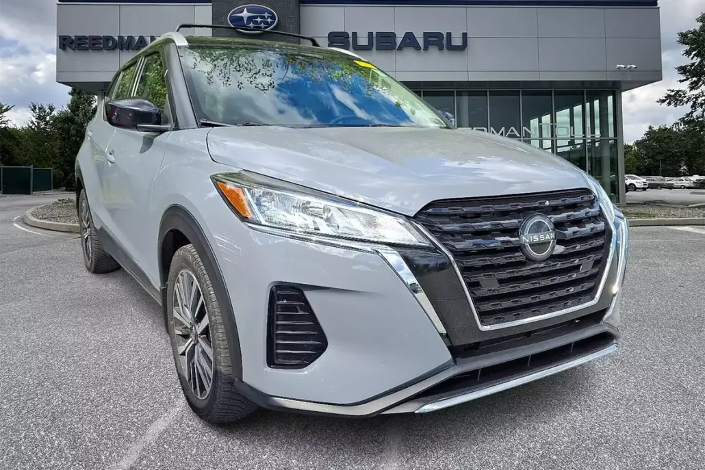 2022 Nissan Kicks SV photo 1