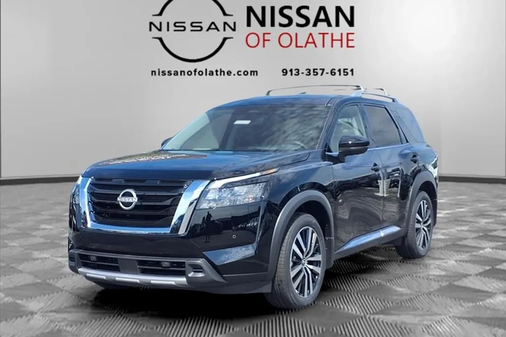 2025 Nissan Pathfinder Platinum photo 1