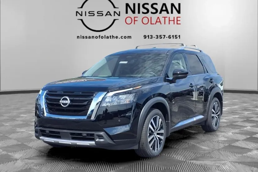 2025 Nissan Pathfinder Platinum photo 1