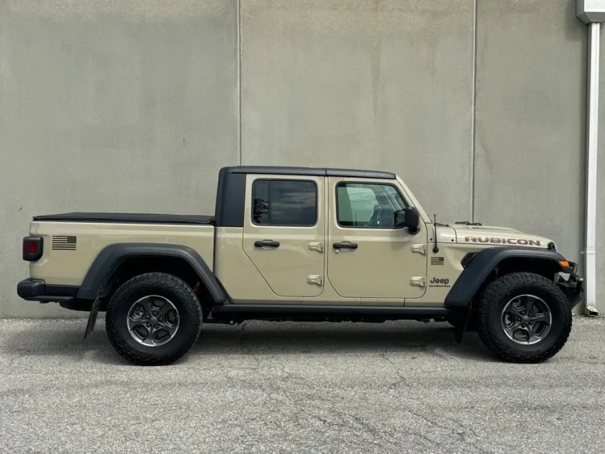 2020 Jeep Gladiator Rubicon photo 1