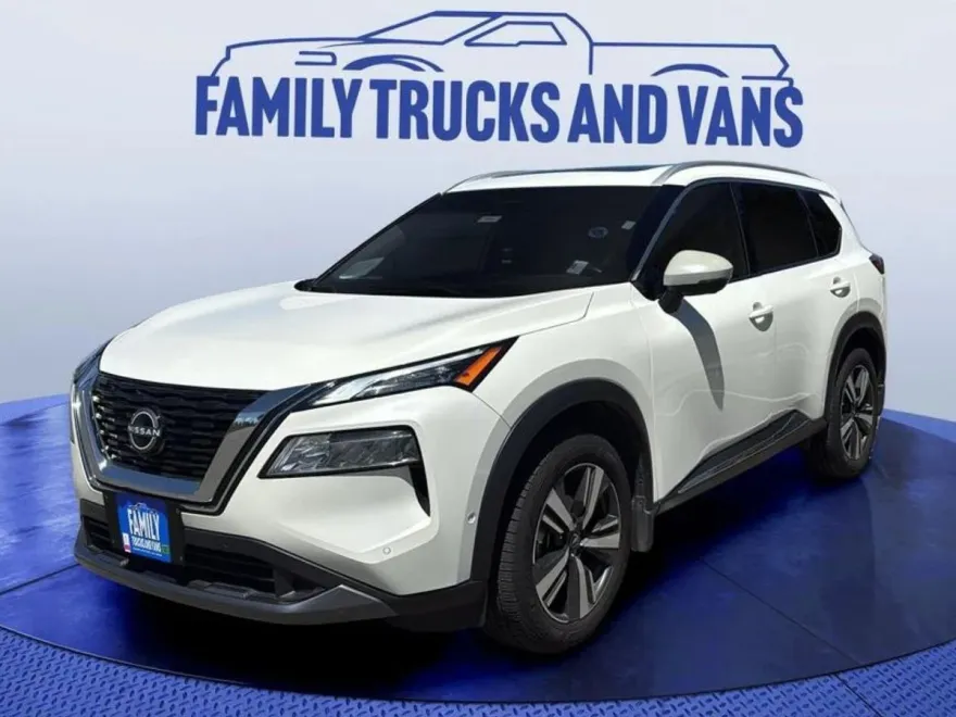 2023 Nissan Rogue SL photo 1