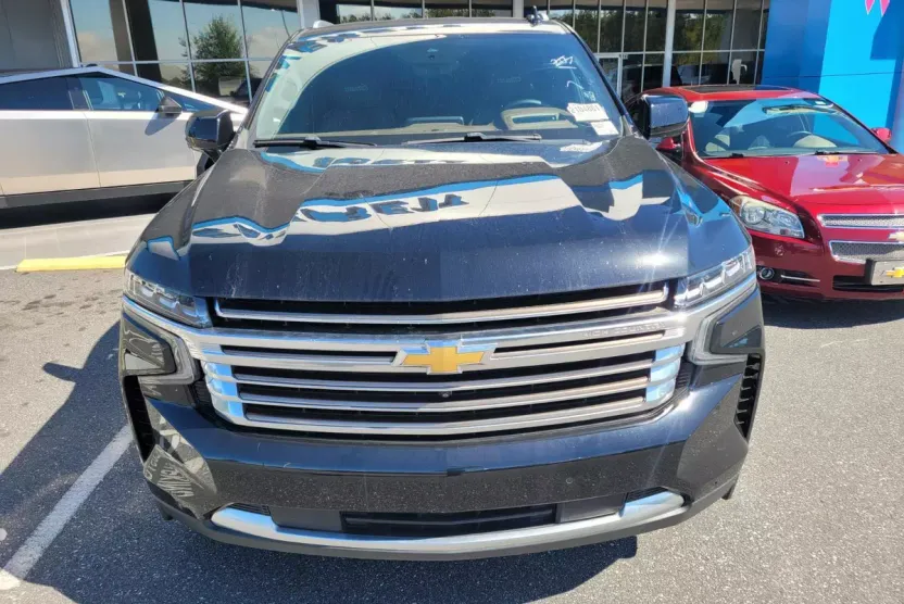 2024 Chevrolet Suburban High Country photo 1